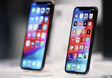 Хайпанули: в Москве купили новый iPhone XS за ванну мелочи