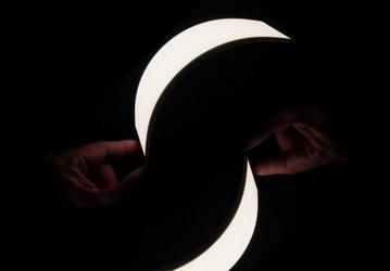 Начались продажи гибких осветительных панелей OLED OLEDWorks LumiCurve Wave FL300C