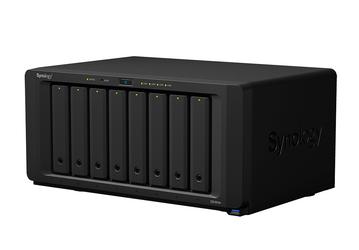 Хранилище Synology DiskStation DS1819+ имеет восемь отсеков для накопителей