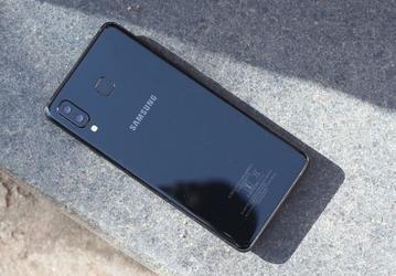 Samsung готовит к выпуску бюджетные смартфоны Galaxy M20 и M30
