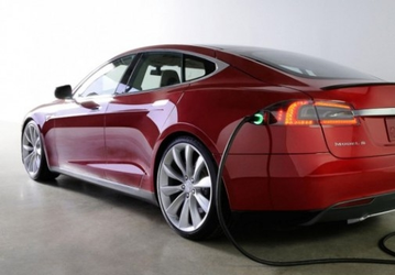 Google переманила еще одного специалиста из Tesla