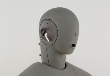 Полностью новые беспроводные наушники Apple AirPods выйдут в 2020 году, а обновлённая модель появится в следующем квартале