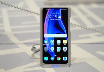 Фотогалерея дня: «живые» снимки смартфона Honor View 20 с дырявым экраном 
