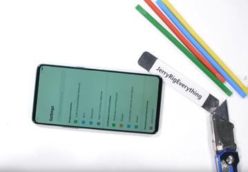 Двухэкранный смартфон ZTE Nubia X с успехом прошёл тесты блогера JerryRigEverything 