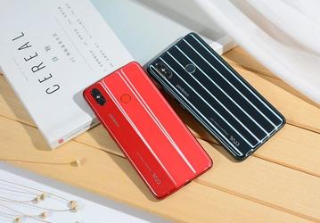 Недорогой смартфон Coolpad Cool Play 8 — самый полосатый смартфон на рынке 
