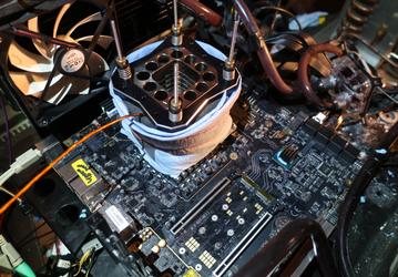 Топовая системная плата EVGA Z390 Dark помогла установить новый рекорд среди восьмиядерных процессоров