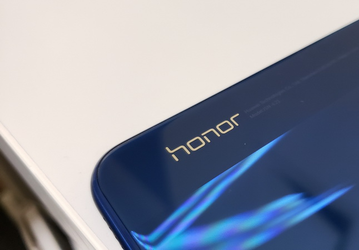 Смартфон Honor V20 получит не только 3D-камеру, но и дырявый экран
