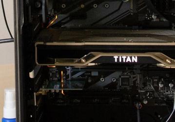 Флагманская видеокарта Nvidia RTX Titan засветилась на живых фото и видео. Скоро анонс?