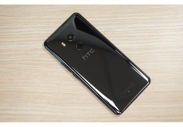 Смартфон HTC U12 Life, в отличие от старшей модели, может получить вырез вверху экрана