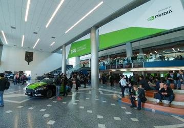 Сервер для задач глубокого обучения Nvidia DGX-2 построен на GPU Tesla V100 