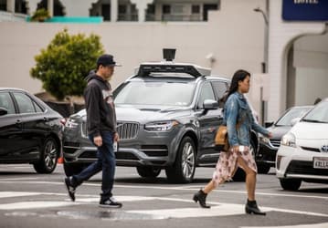 Видео из беспилотного автомобиля Uber, который сбил пешехода, указывает на то, что не всё так однозначно с виной машины