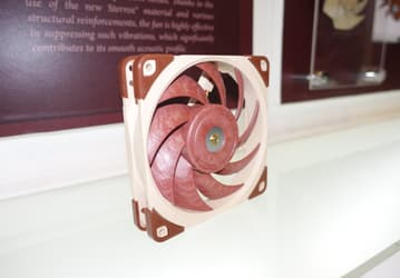 Вентилятор Noctua NF-A12x25 изготовлен не из полибутилентерефталата