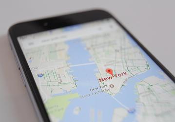 Google Maps пробует объяснять маршруты, используя наглядные ориентиры
