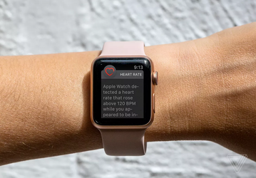 Apple вызвали в суд за незаконное использование технологии измерения ЧСС в Apple Watch