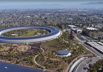 Apple начала вводить запрет на воздушную съемку своей новой штаб-квартиры
