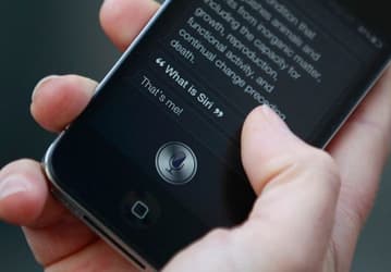Apple улучшит Siri, сильно уменьшив количество ложных запусков голосового помощника