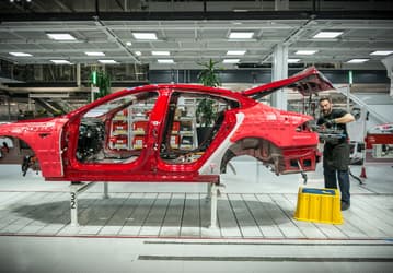 Tesla обвиняют в фальсификации статистики о производственном травматизме