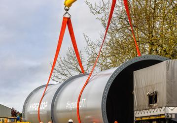 Первая коммерческая линия Hyperloop заработает уже через два года