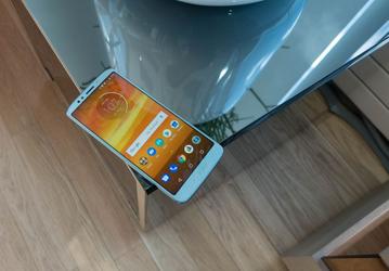 Смартфоны Motorola Moto E5 и Moto E5 Plus порадуют ёмкими аккумуляторами 