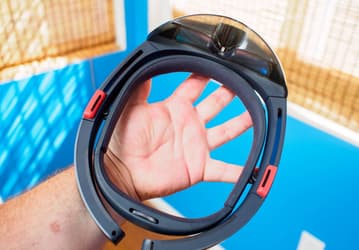Гарнитура дополненной реальности Microsoft HoloLens 2 может появиться в течение года