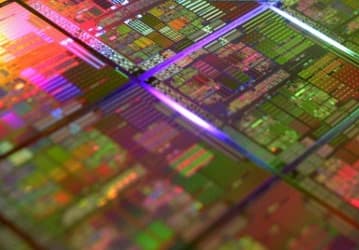 Intel работает над технологией, которая позволит объединять в одном CPU разные процессорные ядра