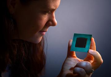 Intel напомнила о FPGA Stratix 10