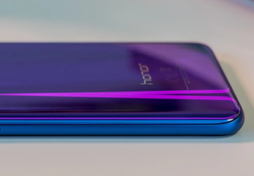 Смартфон Honor 10 продаётся намного лучше, чем Samsung Galaxy S9, если сравнивать родные для производителей рынки
