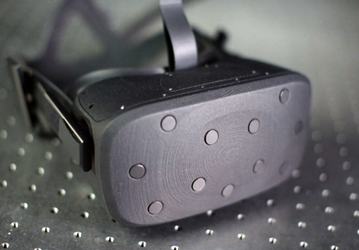 Прототип шлема виртуальной реальности Oculus Half Dome получил систему механической фокусировки и большой угол обзора