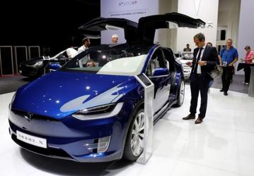 Tesla согласилась уладить иск, касающийся «автопилота», вне суда