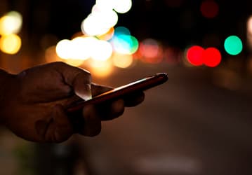 Uber работает над технологией ИИ, которая позволит посредством смартфона определять пьяных пользователей