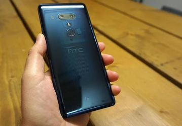 Смартфон HTC U12+ поступит в продажу уже завтра