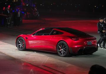 Под ракетными технологиями для Tesla Roadster Илон Маск подразумевал систему с баками высокого давления