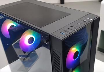 Закаленное стекло стало недорогим: репортаж из павильона Deepcool на Computex 2018