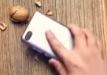 Экраном Xiaomi Redmi 6 можно разбивать орехи