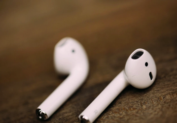 Функция Live-прослушивание появится в гарнитуре Apple AirPods в сентябре 2018