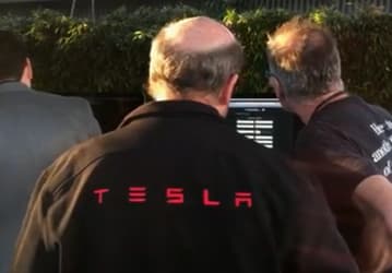 Tesla сокращает 9% рабочей силы