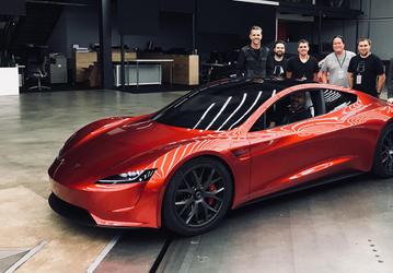 «Ракетные технологии» позволят перевести Tesla Roadster на «новый уровень»