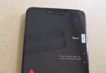 Фото дня: смартфон Google Pixel 3 XL с вырезом на экране и одинарной основной камерой