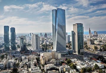 Для открытия первого фирменного магазина в Израиле компания Apple выбрала самый высокий в стране небоскрёб 