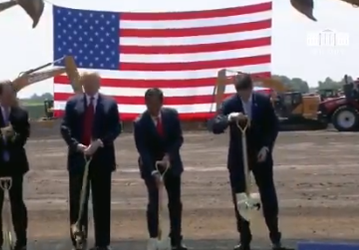 Foxconn приступила к строительству своей первой фабрики в США