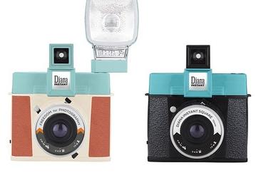 Камера моментальной фотографии Lomography Diana Instant Square оснащена сменным объективом