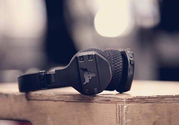 UA Sport Wireless — Project Rock Edition — беспроводные наушники для фанатов «Скалы» Джонсона