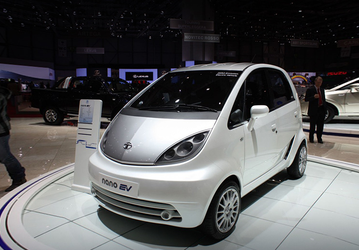 Самый дешевый серийный автомобиль Tata Nano снимают с производства