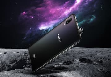 Vivo NEX «хвастает» своей выдвижной камерой в неожиданных сценариях
