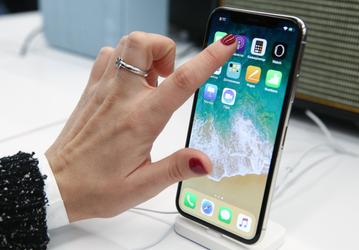 Запасы компонентов для iPhone X все еще слишком велики