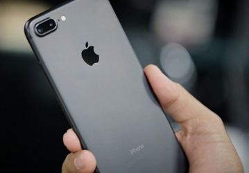 iPhone 7 Plus упал с высоты 135 м и остался в рабочем состоянии