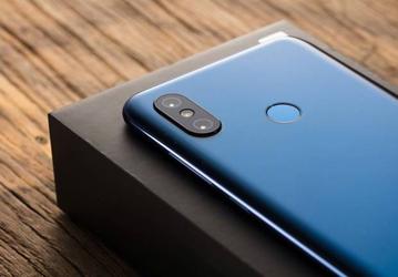 Смартфон Xiaomi Mi 8 станет ещё дешевле за счёт модификации с 4 ГБ ОЗУ