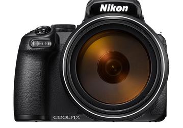 Объектив камеры Nikon Coolpix P1000 охватывает диапазон ЭФР 24-3000 мм
