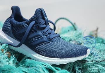 Adidas обязуется к 2024 году использовать только вторичный пластик