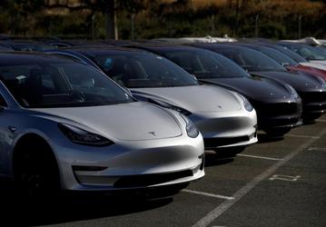 В Tesla признали, что обращались к поставщикам, чтобы улучшить «будущие денежные потоки»